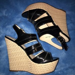 Black wedges